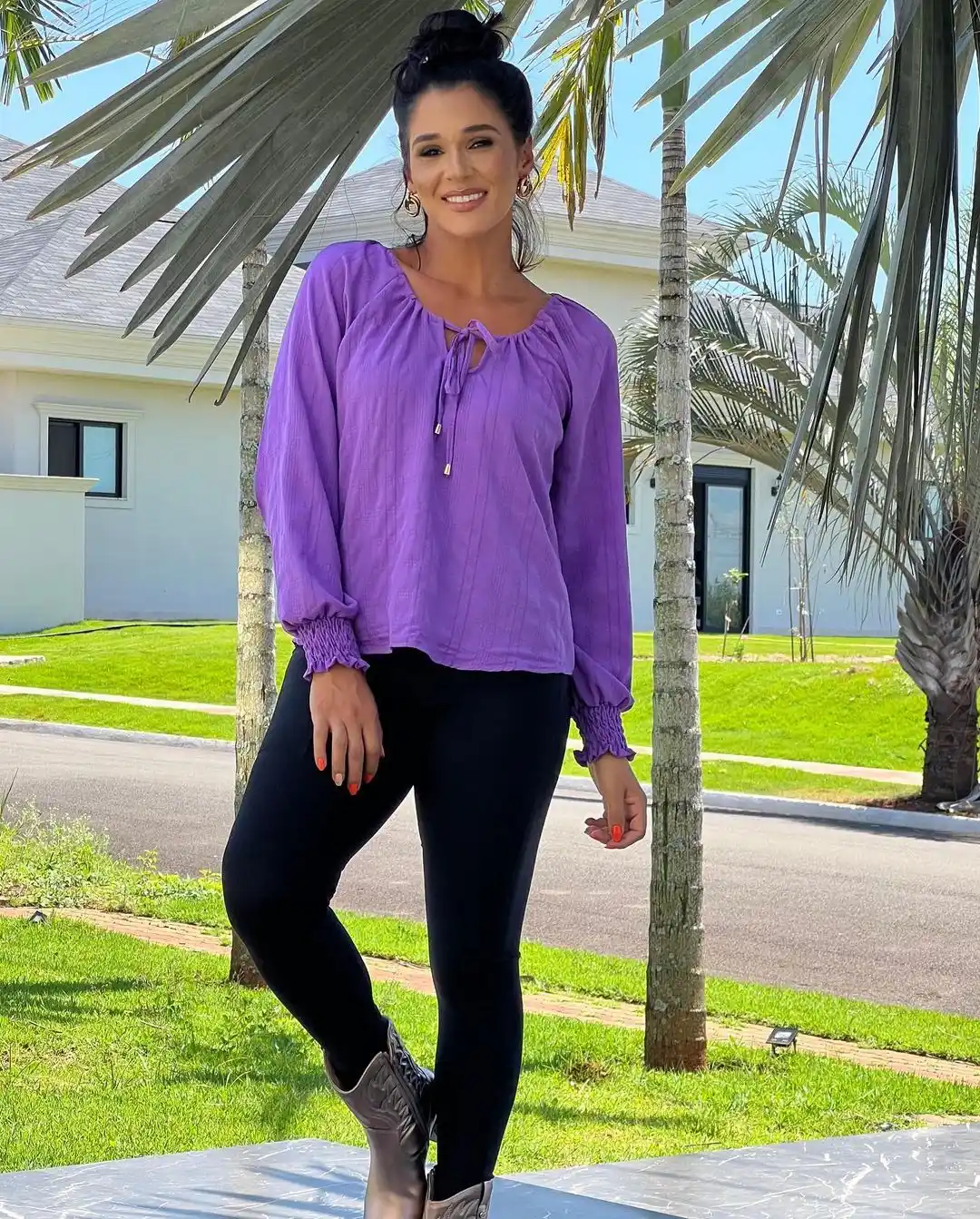 Blusa laxtex no Punho e Cordinha no colo