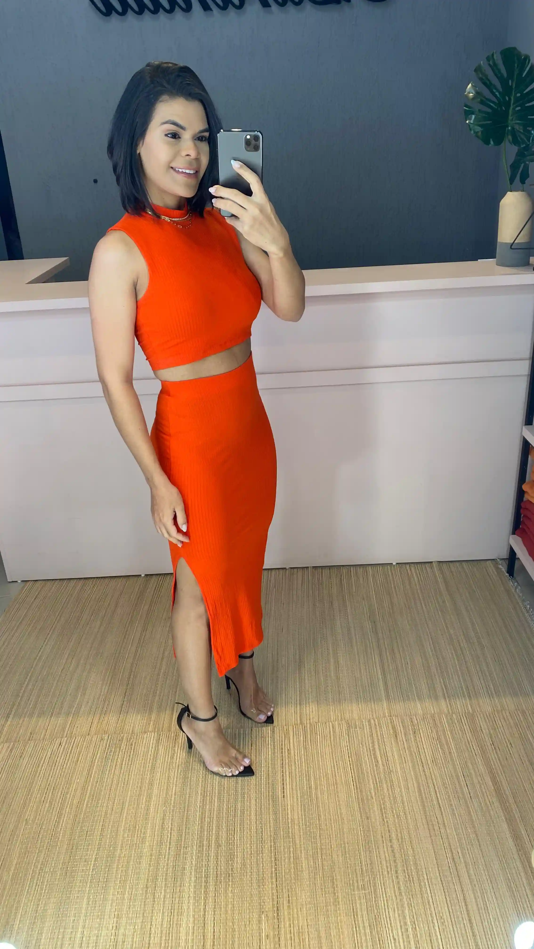 Conjunto Canelado Saia Midi com Fenda