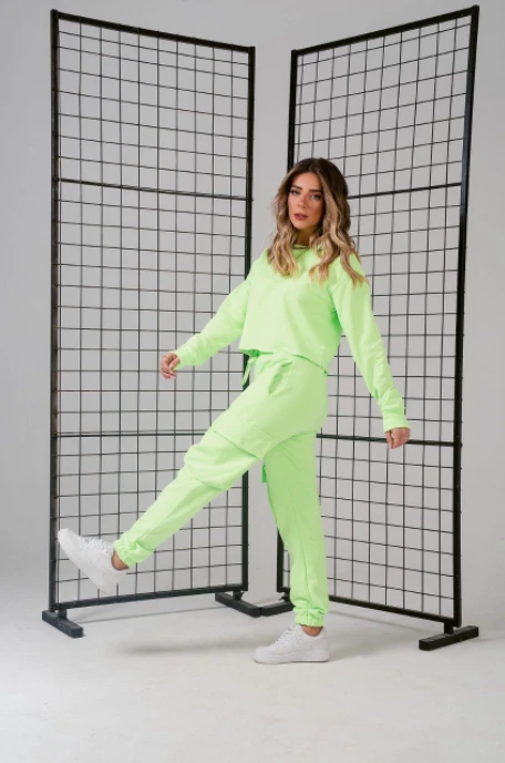 Conjunto Moletinho com Calça Cargo e Cropped
