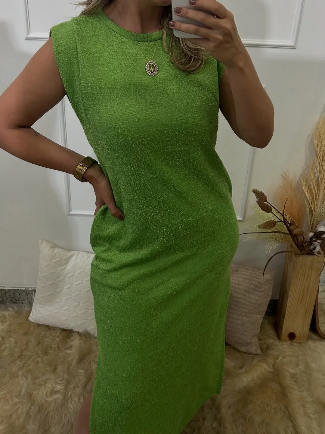 Vestido Longo Texturizado com Fenda Lateral